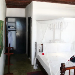 Moonshine Uroa Boutique Hotel