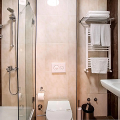 The Admiral Hotel thumbnail 43