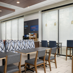 Holiday Inn Express & Suites Pittsburgh North Shore by IHG thumbnail 50