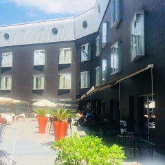 Black Hotel - Bild 1