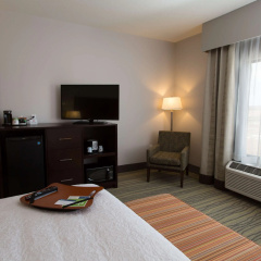 Hampton Inn by Hilton Lloydminster thumbnail 3