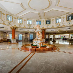 Titanic Palace - Families and Couples only - Bild 3