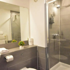 Royal Hotel Cardiff by Belvilla thumbnail 9
