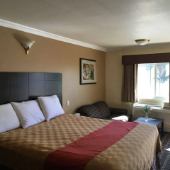 Hacienda Inn thumbnail 17