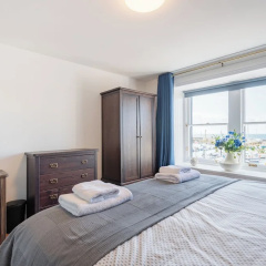Shorefront Apartment - Sea View With 3 Bedrooms thumbnail 5