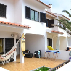 Surf House Peniche thumbnail 4