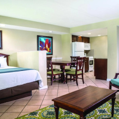 Club Wyndham Palm-Aire thumbnail 29