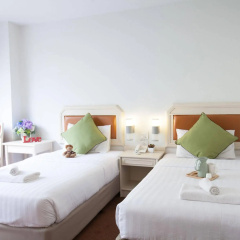 Fadragon Hotel thumbnail 3