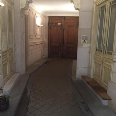 cosy rare 2 bedroom apartment around a private garden - Bild 2