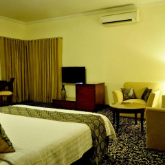 The Residency Hotel thumbnail 41