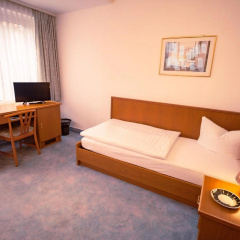 Hotel-Pension Ursula - Bild 1