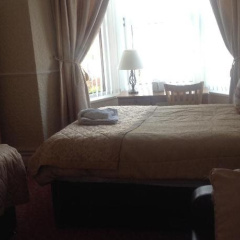 The Pines Guest House thumbnail 6