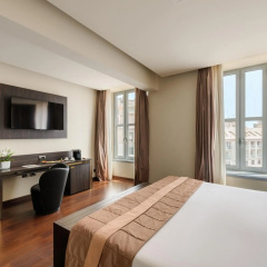 The Square Hotel thumbnail 5