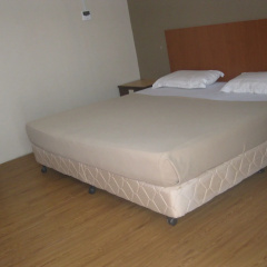 Baron Waterfront Hotel thumbnail 6