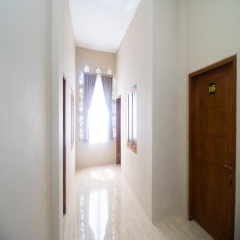 RedDoorz Syariah near UNTAG Banyuwangi 2 - Bild 10
