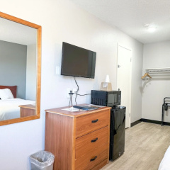 Super 7 Motel thumbnail 3