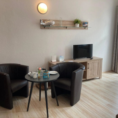 Ferienwohnung 4 Rosenbogen - Familienwohnung mit Wintergarten und Terrasse - Bild 2
