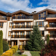 Green Wood Hotel