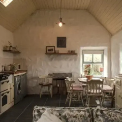 The Old Beach Cottage, Achill thumbnail 4