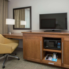 Hampton Inn & Suites Knoxville Papermill Drive thumbnail 2