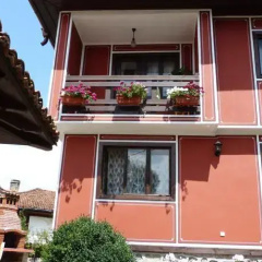 Guest House Lina thumbnail 1