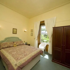The Old Manse thumbnail 5
