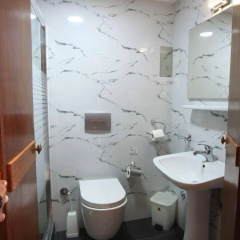 Paradise Hotel thumbnail 10