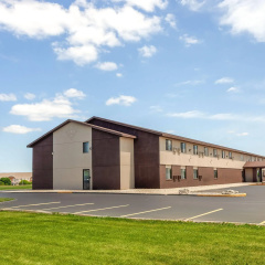 Baymont by Wyndham Oshkosh Airport thumbnail 10