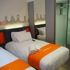 easyHotel Barcelona Fira - Bild 11