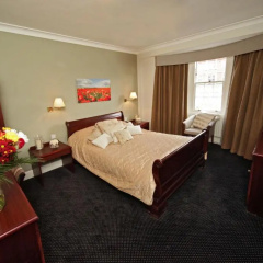 The Broadway Hotel thumbnail 5