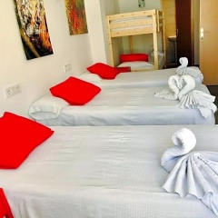 New Art Hostel Albergue Juvenil - Bild 5