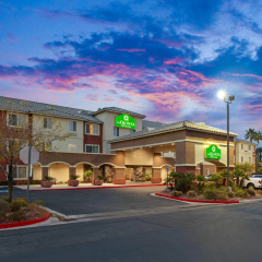 La Quinta Inn & Suites by Wyndham Las Vegas Red Rock - Bild 1
