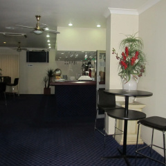 Sun Palms Motel thumbnail 22