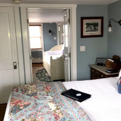 The Revere Guest House thumbnail 6
