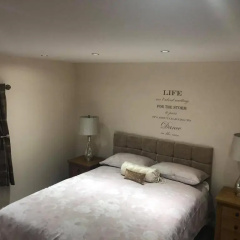Worship Farm accommodation thumbnail 2