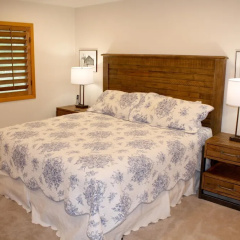 Woods Manor Condo thumbnail 32