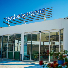 Nagi Beach Hotel - Bild 1