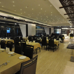 Tarawade Clarks Inn thumbnail 12