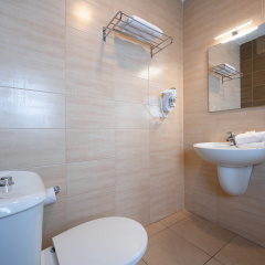 Gillieru Harbour Hotel thumbnail 10