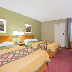 Super 8 By Wyndham Madison East thumbnail 12