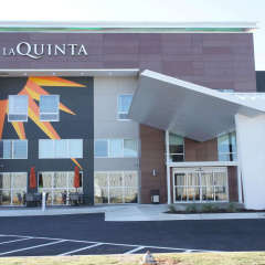 La Quinta Inn & Suites by Wyndham Perry thumbnail 1