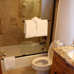 Woods Manor Condo thumbnail 18