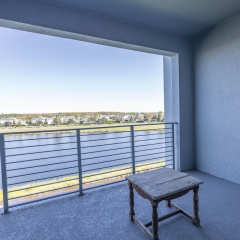 Comfortable 2BR Condo w/ Lake Views