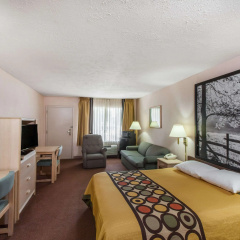 Super 8 by Wyndham Jasper TX thumbnail 3