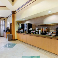 La Quinta Inn & Suites by Wyndham Raleigh Crabtree