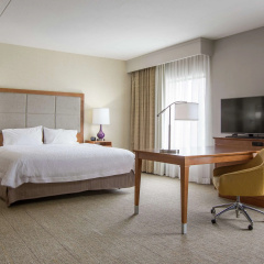 Hampton Inn & Suites Knoxville Papermill Drive thumbnail 1