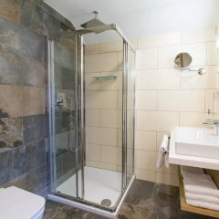 Familotel AIGO welcome family thumbnail 7