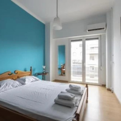 Fully Renovated 2 Bedroom Apt in Piraeus - Bild 1