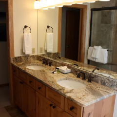 Woods Manor Condo thumbnail 15
