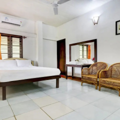 Shirleys Beach Hotel thumbnail 23